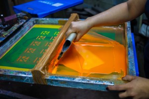 silk skreen printing orange paint